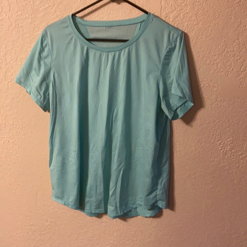 woman’s workout shirts
